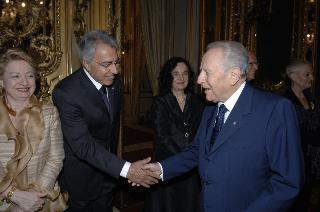 Il Presidente della Repubblica, al termine del settennato, cena con il Segretario generale ed i più stretti collaboratori