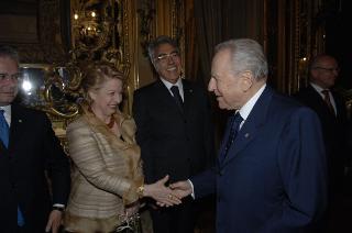 Il Presidente della Repubblica, al termine del settennato, cena con il Segretario generale ed i più stretti collaboratori