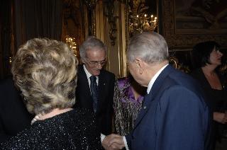 Il Presidente della Repubblica, al termine del settennato, cena con il Segretario generale ed i più stretti collaboratori