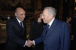 Il Presidente della Repubblica, al termine del settennato, cena con il Segretario generale ed i più stretti collaboratori