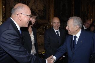 Il Presidente della Repubblica, al termine del settennato, cena con il Segretario generale ed i più stretti collaboratori