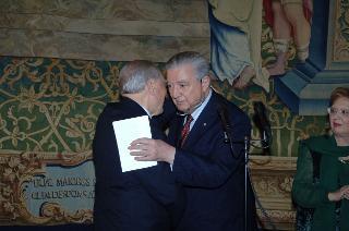 Carlo Azeglio Ciampi saluta il personale civile e militare del Segretariato Generale della Presidenza della Repubblica