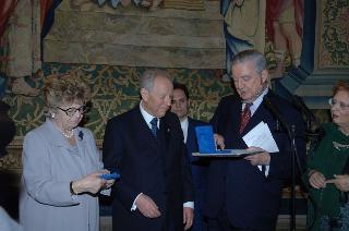 Carlo Azeglio Ciampi saluta il personale civile e militare del Segretariato Generale della Presidenza della Repubblica
