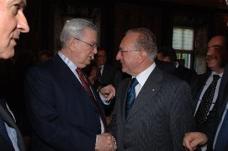 Carlo Azeglio Ciampi saluta il personale civile e militare del Segretariato Generale della Presidenza della Repubblica