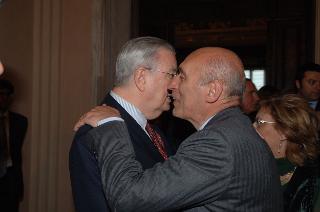 Carlo Azeglio Ciampi saluta il personale civile e militare del Segretariato Generale della Presidenza della Repubblica