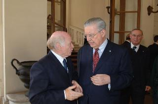 Carlo Azeglio Ciampi saluta il personale civile e militare del Segretariato Generale della Presidenza della Repubblica