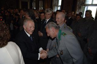 Carlo Azeglio Ciampi saluta il personale civile e militare del Segretariato Generale della Presidenza della Repubblica