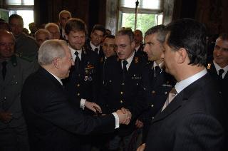 Carlo Azeglio Ciampi saluta il personale civile e militare del Segretariato Generale della Presidenza della Repubblica