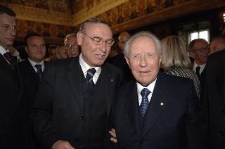Carlo Azeglio Ciampi saluta il personale civile e militare del Segretariato Generale della Presidenza della Repubblica