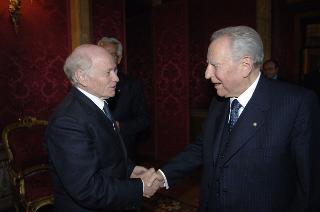 Carlo Azeglio Ciampi saluta il personale civile e militare del Segretariato Generale della Presidenza della Repubblica