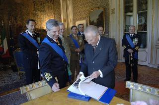 Il Presidente della Repubblica prende congedo dai vertici delle Forze Armate