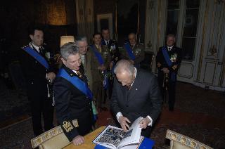 Il Presidente della Repubblica prende congedo dai vertici delle Forze Armate