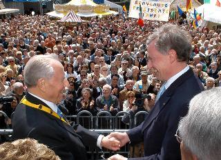 Visita in Germania, a Aquisgrana, in occasione del conferimento del Premio &quot;Carlo Magno&quot;, 4-5 maggio 2005
