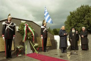 Visita in Grecia, per commemorare i caduti italiani a Cefalonia, 1° marzo 2001.