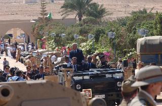 Visita in Egitto, a El Alamein, in occasione del 60° anniversario dell'omonima battaglia, e incontro a Il Cairo con il Presidente Hosni Mubarak, 20 ottobre 2002.