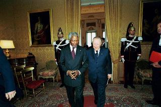 Kofi Annan 11 aprile 2002