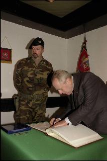 Il Presidente della Repubblica Ciampi durante la visita ufficiale in Kosovo