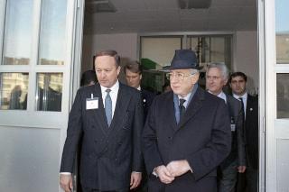 Visita del Presidente della Repubblica Francesco Cossiga alla città di Cairo Montenotte e Savona
