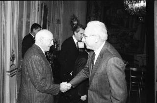 Il Presidente della Repubblica Francesco Cossiga riceve in udienza l'on. Giuseppe Alessi, Presidente dell'Istituto dell'Enciclopedia Italiana, con i componenti del Consiglio d'Amministrazione dell'Istituto: per la presentazione della "Enciclopedia Giuridica"