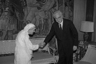 Incontro del Presidente della Repubblica Francesco Cossiga con Madre Teresa di Calcutta