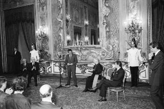 Intervento del Presidente della Repubblica Francesco Cossiga alla cerimonia inaugurale della Mostra "Il Tesoro di San Marco". e successiva visita alla Mostra, allestita nel Salone dei Corazzieri