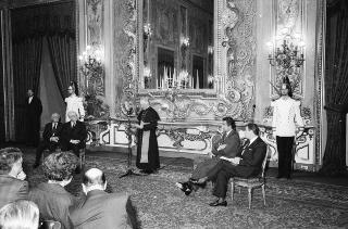 Intervento del Presidente della Repubblica Francesco Cossiga alla cerimonia inaugurale della Mostra "Il Tesoro di San Marco". e successiva visita alla Mostra, allestita nel Salone dei Corazzieri