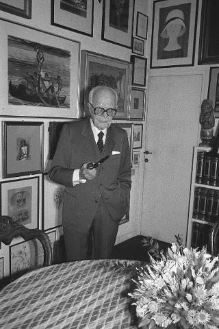 Il Presidente della Repubblica Francesco Cossiga in visita privata al Sen. Sandro Pertini, in occasione del suo 90^ compleanno.