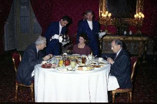 Prima colazione offerta dal Presidente della Repubblica Francesco Cossiga a Francois Mitterand, Presidente della Repubblica francese prima del congedo e partenza dell'Ospite dal Palazzo del Quirinale.