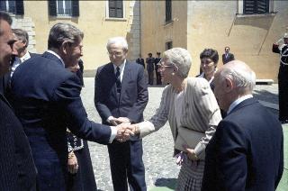 Incontro a Castelporziano e colazione privata del Presidente della Repubblica Francesco Cossiga  con il Presidente degli Stati Uniti d'America Donald Regan e la Signora Regan. In occasione del Vertice G7 tenutosi a Venezia nel 1987.