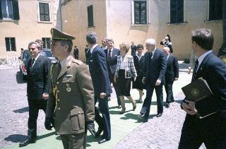 Incontro a Castelporziano e colazione privata del Presidente della Repubblica Francesco Cossiga  con il Presidente degli Stati Uniti d'America Donald Regan e la Signora Regan. In occasione del Vertice G7 tenutosi a Venezia nel 1987.