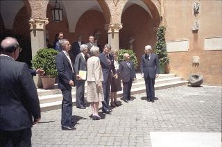 Incontro a Castelporziano e colazione privata del Presidente della Repubblica Francesco Cossiga  con il Presidente degli Stati Uniti d'America Donald Regan e la Signora Regan. In occasione del Vertice G7 tenutosi a Venezia nel 1987.