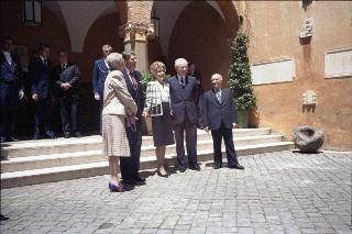 Incontro a Castelporziano e colazione privata del Presidente della Repubblica Francesco Cossiga  con il Presidente degli Stati Uniti d'America Donald Regan e la Signora Regan. In occasione del Vertice G7 tenutosi a Venezia nel 1987.