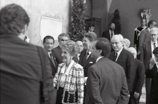 Incontro a Castelporziano e colazione privata del Presidente della Repubblica Francesco Cossiga  con il Presidente degli Stati Uniti d'America Donald Regan e la Signora Regan. In occasione del Vertice G7 tenutosi a Venezia nel 1987.