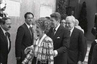 Incontro a Castelporziano e colazione privata del Presidente della Repubblica Francesco Cossiga  con il Presidente degli Stati Uniti d'America Donald Regan e la Signora Regan. In occasione del Vertice G7 tenutosi a Venezia nel 1987.