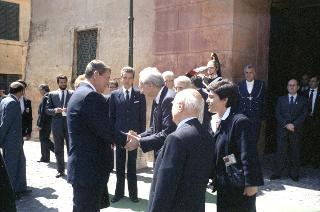 Incontro a Castelporziano e colazione privata del Presidente della Repubblica Francesco Cossiga  con il Presidente degli Stati Uniti d'America Donald Regan e la Signora Regan. In occasione del Vertice G7 tenutosi a Venezia nel 1987.