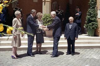 Incontro a Castelporziano e colazione privata del Presidente della Repubblica Francesco Cossiga  con il Presidente degli Stati Uniti d'America Donald Regan e la Signora Regan. In occasione del Vertice G7 tenutosi a Venezia nel 1987.