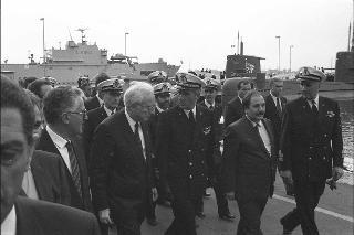 Intervento del Presidente della Repubblica Francesco Cossiga alle cerimonie del Giuramento degli Allievi Sottufficiali di Mariscuola Taranto e consegna della Bandiera di Combattimento al Sommergibile "Pelosi", in occasione delle manifestazioni celebrative del centenario di costituzione del Comando Sommergibili