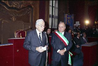 Intervento del Presidente della Repubblica Francesco Cossiga alla cerimonia per l'inizio delle celebrazioni del 250° anniversario di fondazione del Teatro Regio di Torino