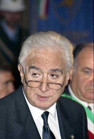 Intervento del Presidente della Repubblica Francesco Cossiga alla cerimonia per l'inizio delle celebrazioni del 250° anniversario di fondazione del Teatro Regio di Torino