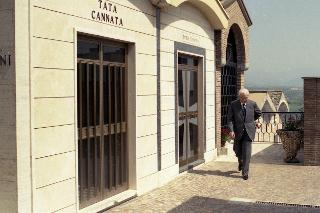 Visita privata del Presidente della Repubblica Francesco Cossiga a Torrita Tiberina presso la tomba di Aldo Moro