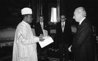 Sua Eccellenza Niouma Sandouno, nuovo Ambasciatore della Repubblica di Guinea: presentazione delle Lettere Credenziali