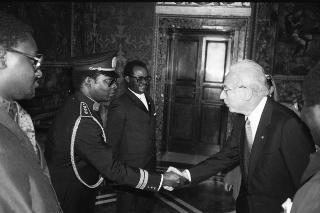 Sua Eccellenza Mananga Dintoka Pholo, nuovo Ambasciatore della Repubblica dello Zaire: presentazione delle Lettere Credenziali.