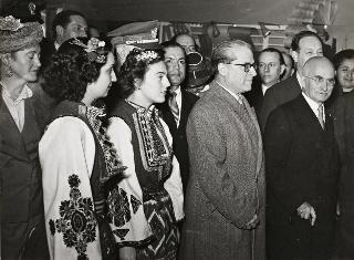 Il Presidente della Repubblica Luigi Einaudi alla Fiera di Milano