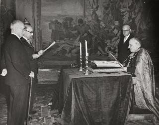 Il Presidente della Repubblica Luigi Einaudi riceve Sua Eminenza il Cardinale Angelo Giuseppe Roncalli,
Arcivescovo di Venezia