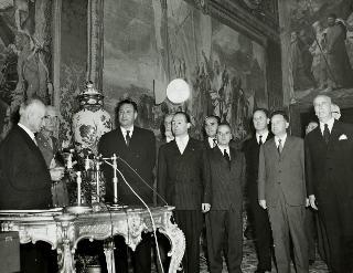 Il Presidente della Repubblica Luigi Einaudi alla Comunicazione del Governo della ricongiunzione  di Trieste all'Italia