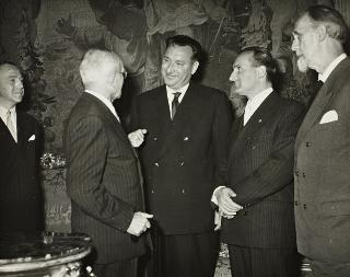 Il Presidente della Repubblica Luigi Einaudi alla Comunicazione del Governo della ricongiunzione  di Trieste all'Italia