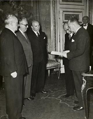 Il Presidente della Repubblica Luigi Einaudi riceve in udienza il Comitato nazionale per il soccorso invernale