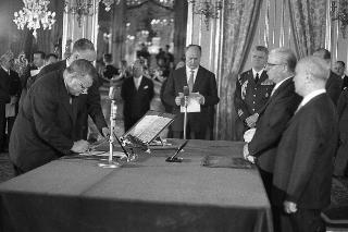 Il Presidente della Repubblica Giovanni Gronchi alla cerimonia di giuramento dei ministri per il  II Governo Fanfani