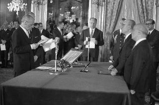 Il Presidente della Repubblica Giovanni Gronchi alla cerimonia di giuramento dei ministri per il  II Governo Fanfani