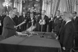 Il Presidente della Repubblica Giovanni Gronchi alla cerimonia di giuramento dei ministri per il  II Governo Fanfani